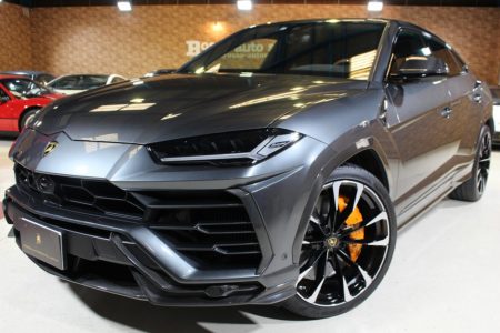 ランボルギーニ ウルス 4.0 4WD　正規ディーラー車　エクステリアカーボンパッケージ　Akrapovic　Exhaust　SOLD OUT