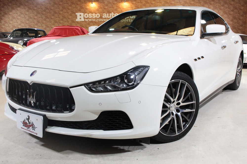 マセラティ ギブリ 黒レザーケース 取扱説明書付き マセラティ ギブリ