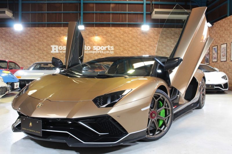 ランボルギーニ アヴェンタドール LP780-4 ウルティメ4WD 正規ディーラー車 　カーボンルーフ　オプション総額700万　SOULD OUT