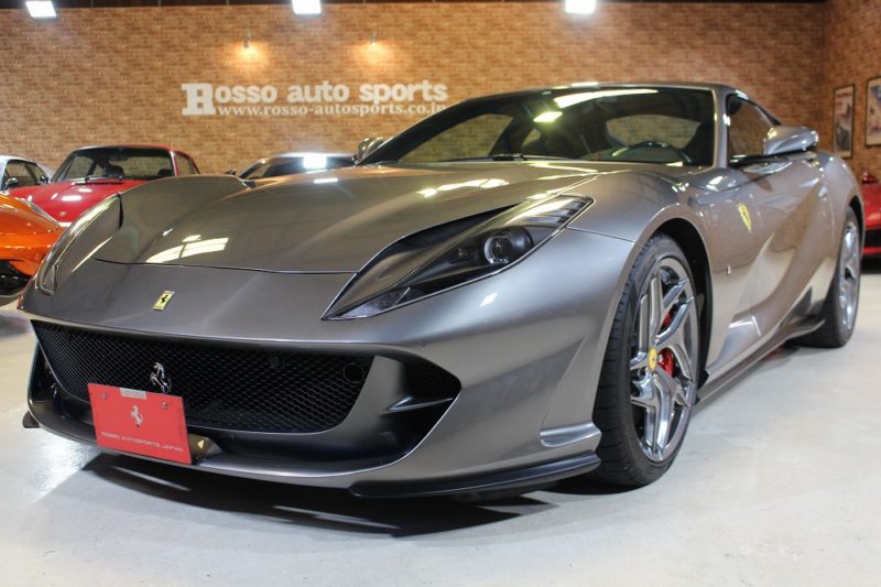 フェラーリ 812 スーパーファスト オーナーズ マニュアル