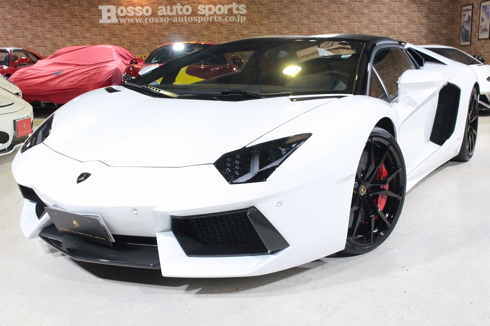 ランボルギーニ アヴェンタドールロードスター LP700-4 正規ディーラー