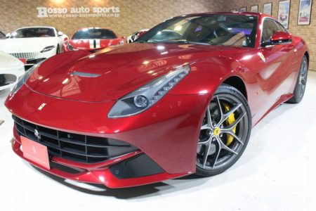 フェラーリF12ベルリネッタ F1 DCT 外装色ロッソ マラネロ カーボンドライバーゾーン カーボンエンジンカバー　￥2980万