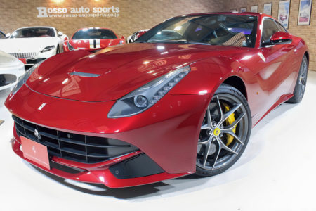 フェラーリF12ベルリネッタ F1 DCT 外装色ロッソ マラネロ カーボンドライバーゾーン カーボンエンジンカバー　￥2980万