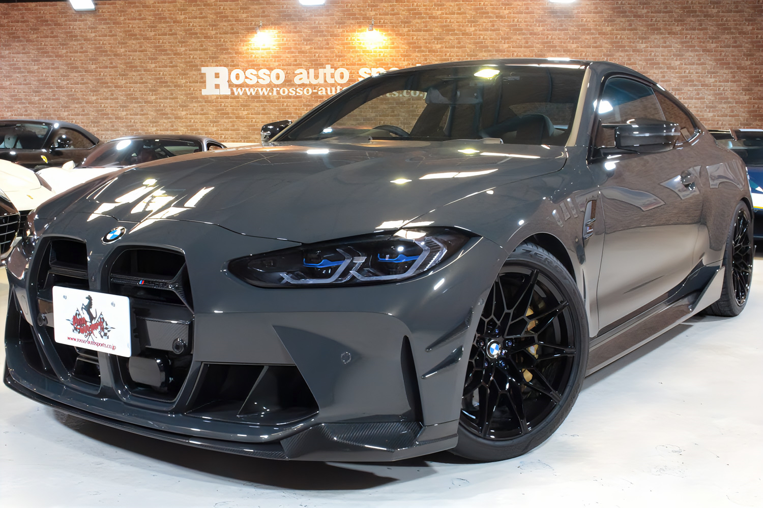 BMW M4クーペ コンペティションM xドライブ｜レーザーライト｜CFRPルーフ｜プロテクションフィルム｜可変マフラー｜カーボンエアロ　￥1198万