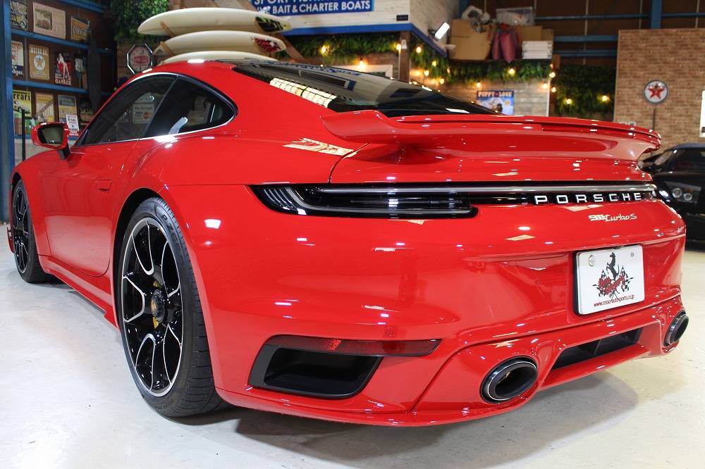 ポルシェ 992ターボS PDK 正規ディーラー車 走行距離500キロ 車検R8年